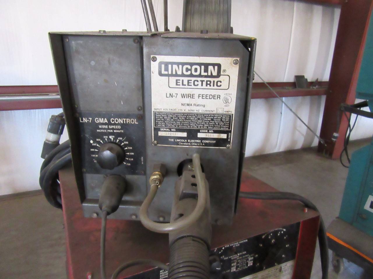 Lincoln R3s 325 Welder With Lincoln Ln 7 Wire Feeder And Cart